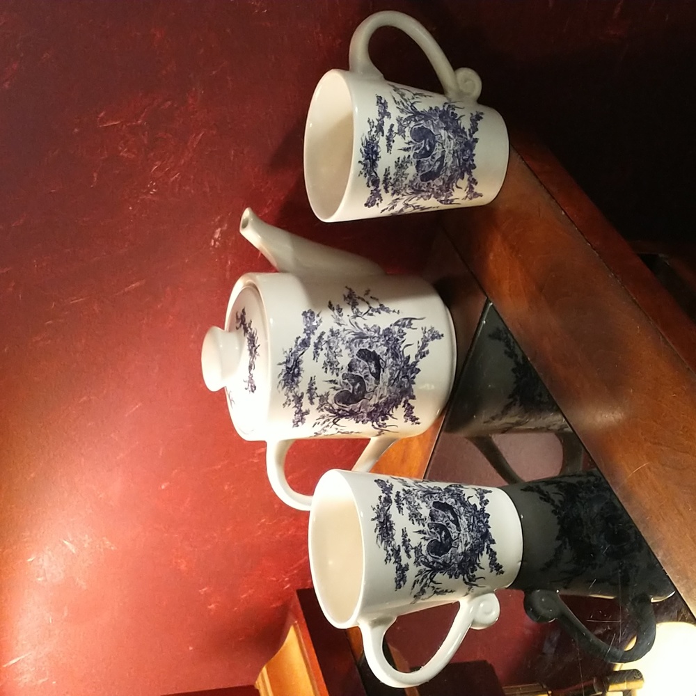 2002 California Pantry Classic Ceramics Blue Rooster Chicken Teapot & Mugs Set